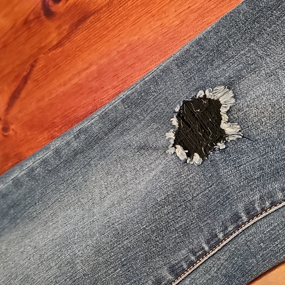 Articles of Society size 27 distressed cropped jeans - Picture 2 of 6